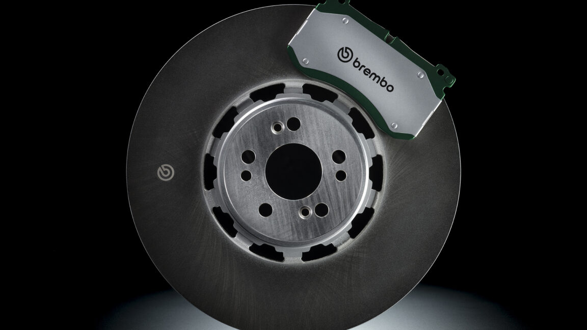 Brembo ترمزهای تقریباً بدون گرد و غبار ترمز و سایش کمتری ایجاد می کند