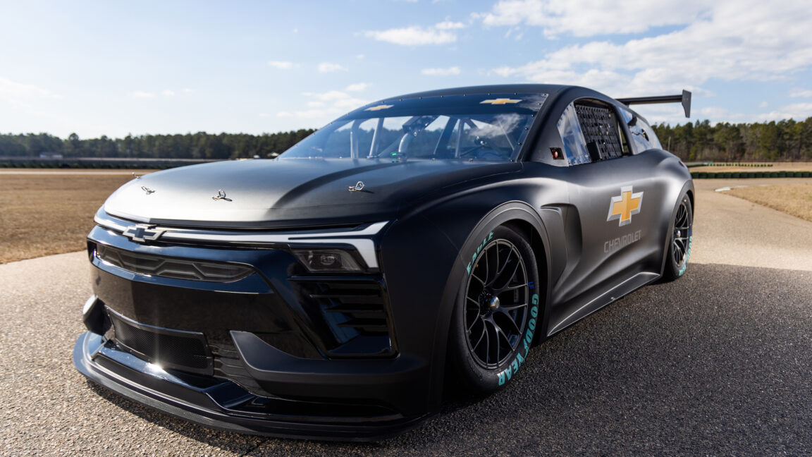 NASCAR ، IMSA ، INDYCAR ، F1: رئیس GM's Motorsport توضیح می دهد که چرا مسابقه می رود