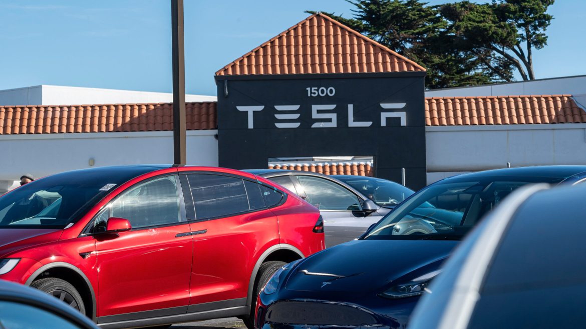 Tesla سیاست اجاره نامه را تغییر می دهد ، از اتومبیل های قدیمی به عنوان Robotaxis استفاده نکرد