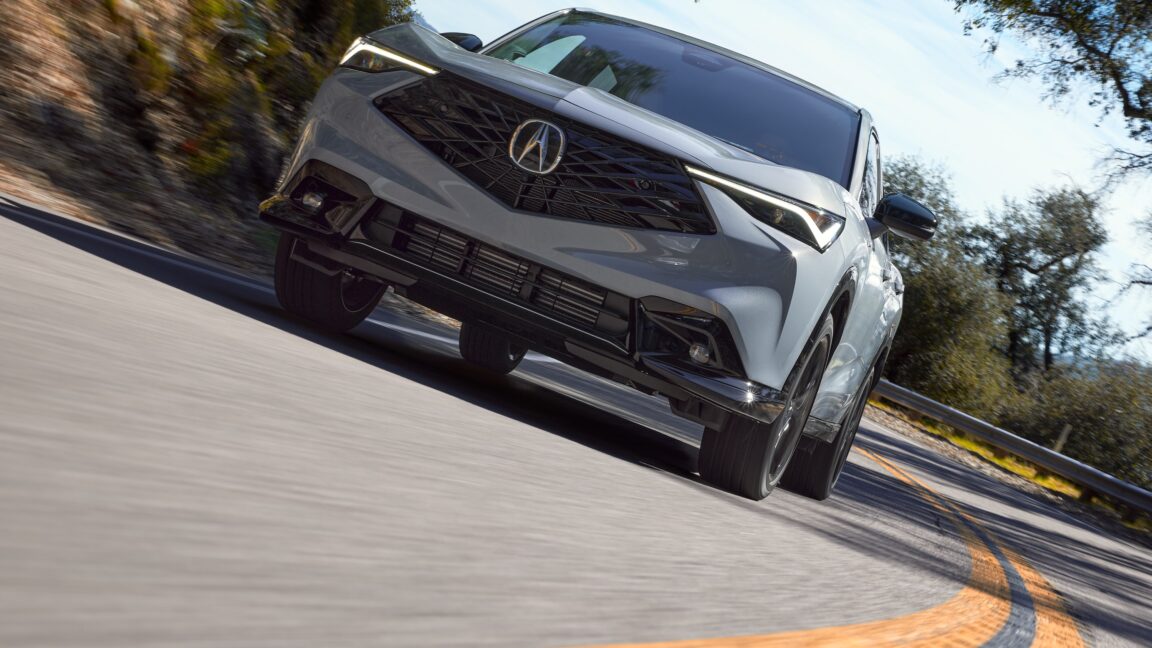 2025 بررسی Acura adx: متقاطع که بودجه را با روح متعادل می کند